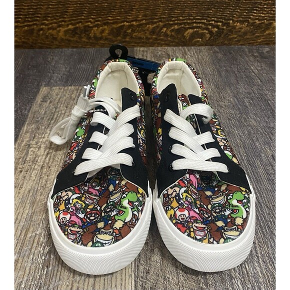 NWT New Nintendo Super Mario Bros Low Top Shoes Youth Size 5 Gamer Luigi Yoshi - Picture 3 of 11